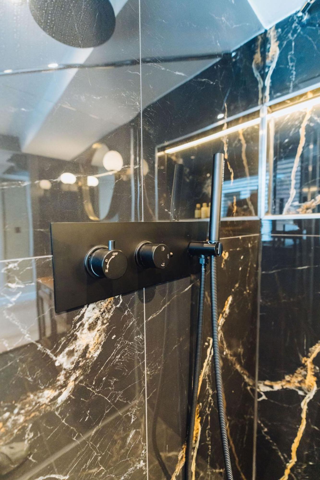 Lok Historics Luxury Art-Inspired Loft In Historic City Centre! Haarlem Luaran gambar